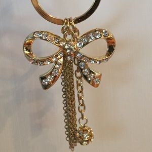 Gold Tone Bow with Crystals Key Chain✨NWOT✨